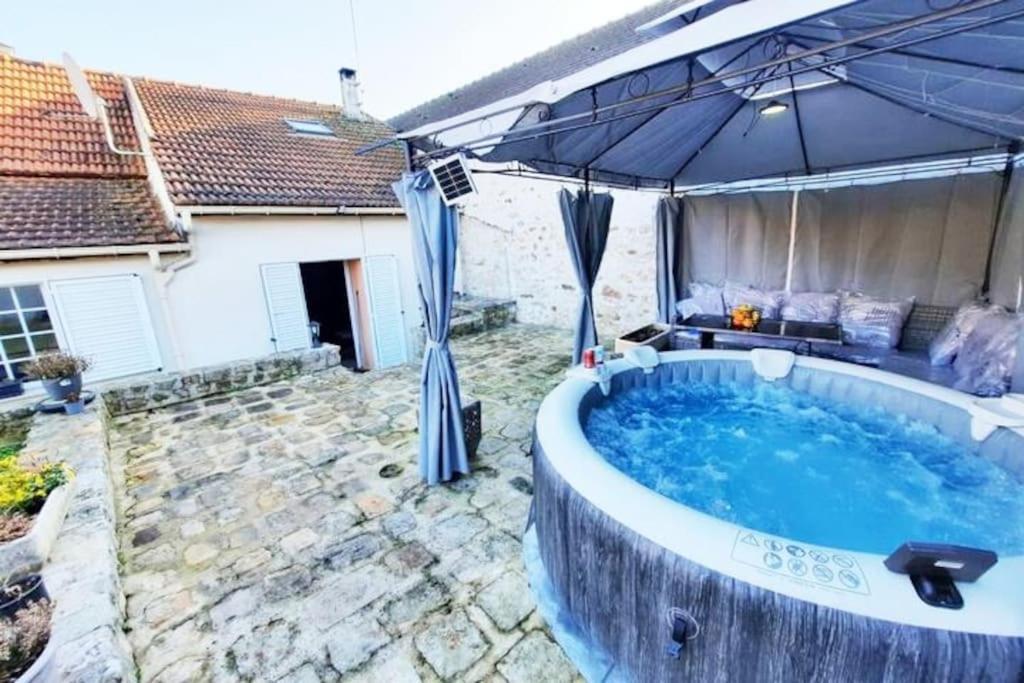 Chevannes  Villa Confortable Avec Jacuzzi A Chevannes מראה חיצוני תמונה